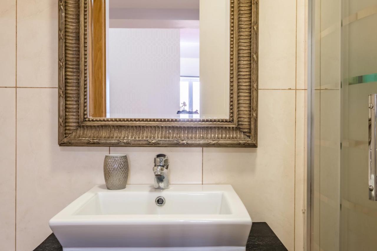 Cayres Suites Carmo Funchal  Bagian luar foto